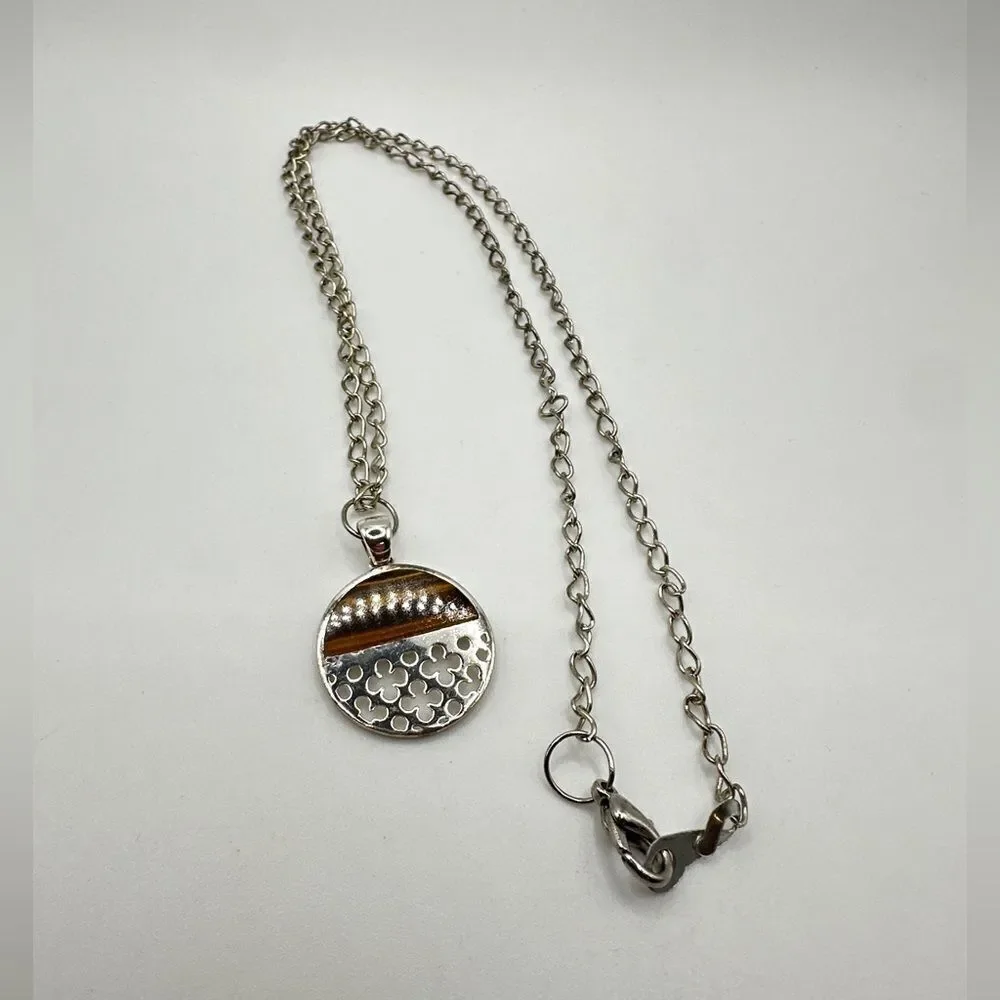 21” Sterling silver necklace with Tigers eye, flower circle pendant!‎